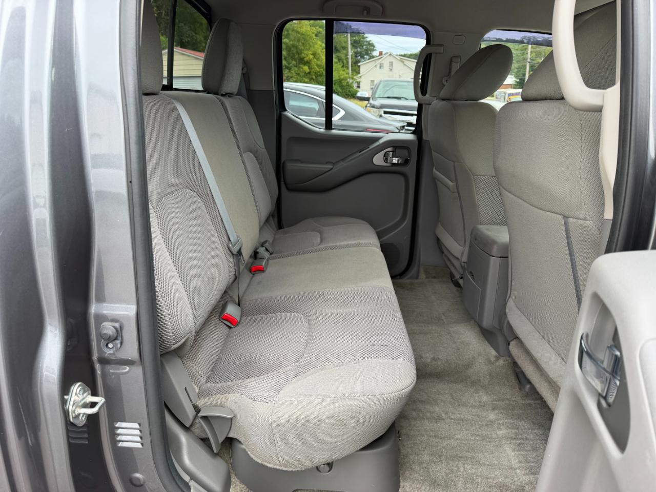 Nissan Frontier SV Crew Cab 5AT 4WD 2018