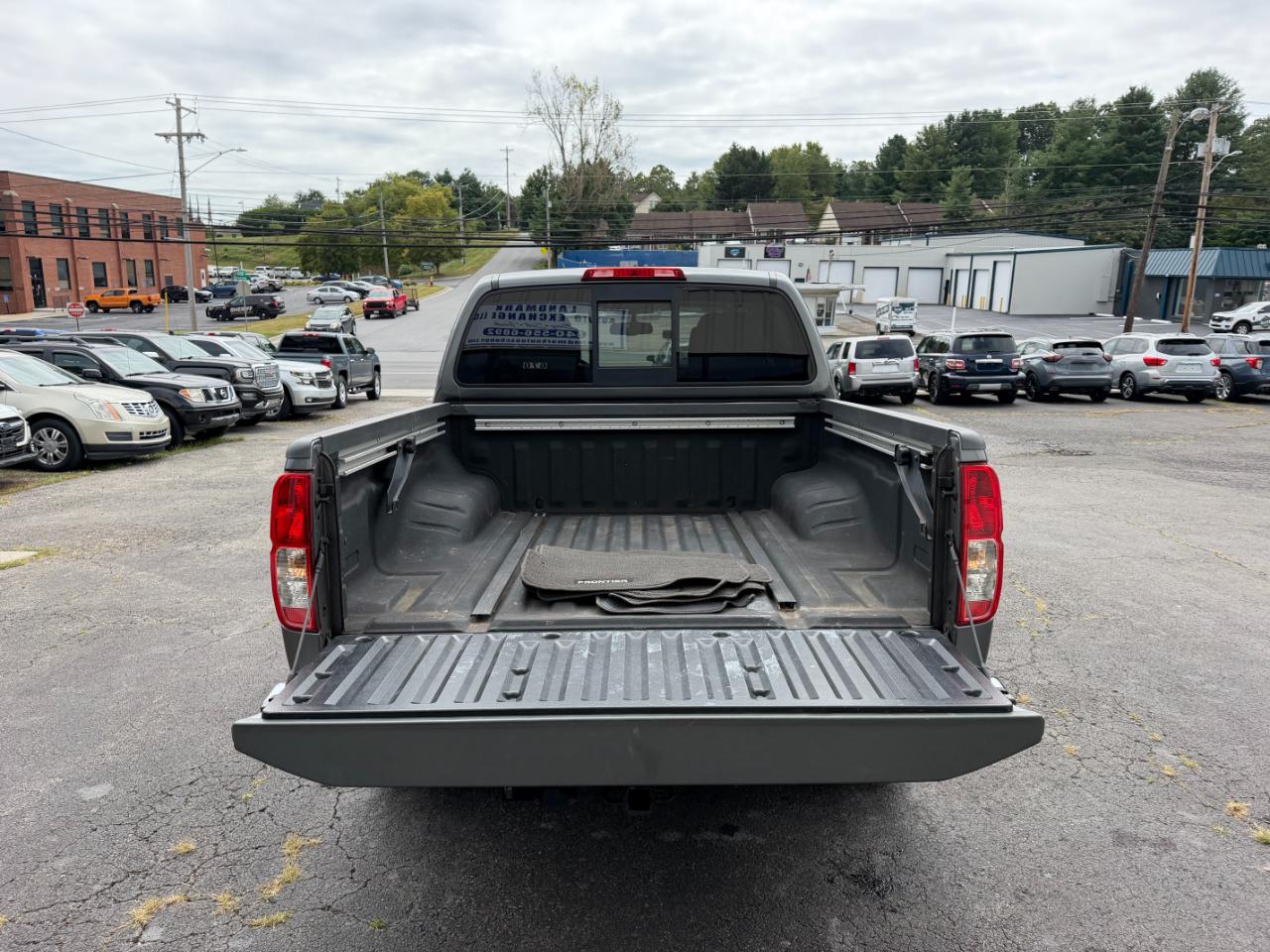 Nissan Frontier SV Crew Cab 5AT 4WD 2018