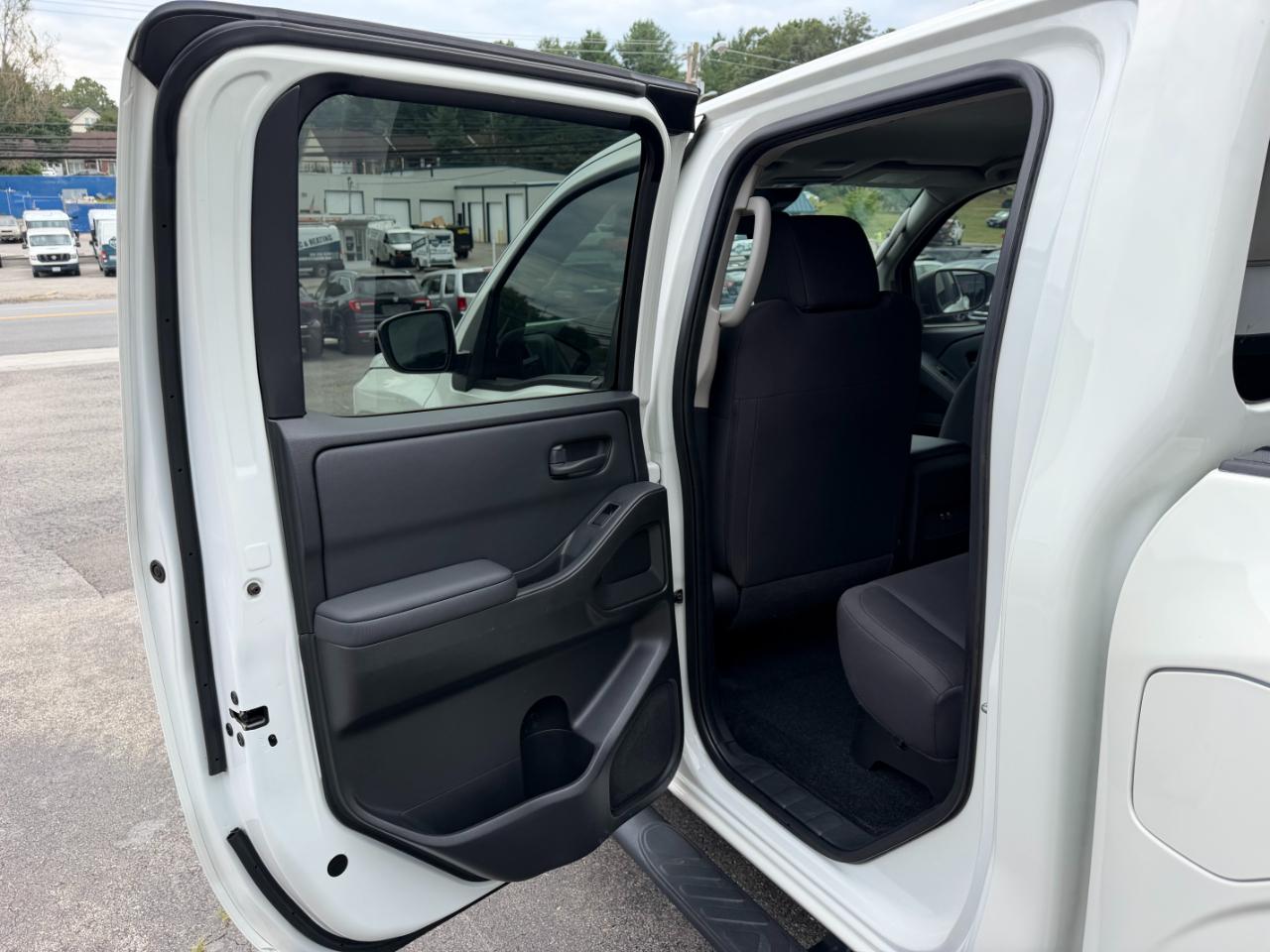 Nissan Frontier S Crew Cab 4WD 2022