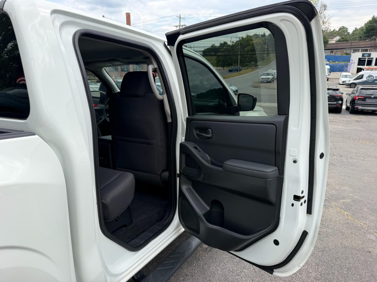 Nissan Frontier S Crew Cab 4WD 2022