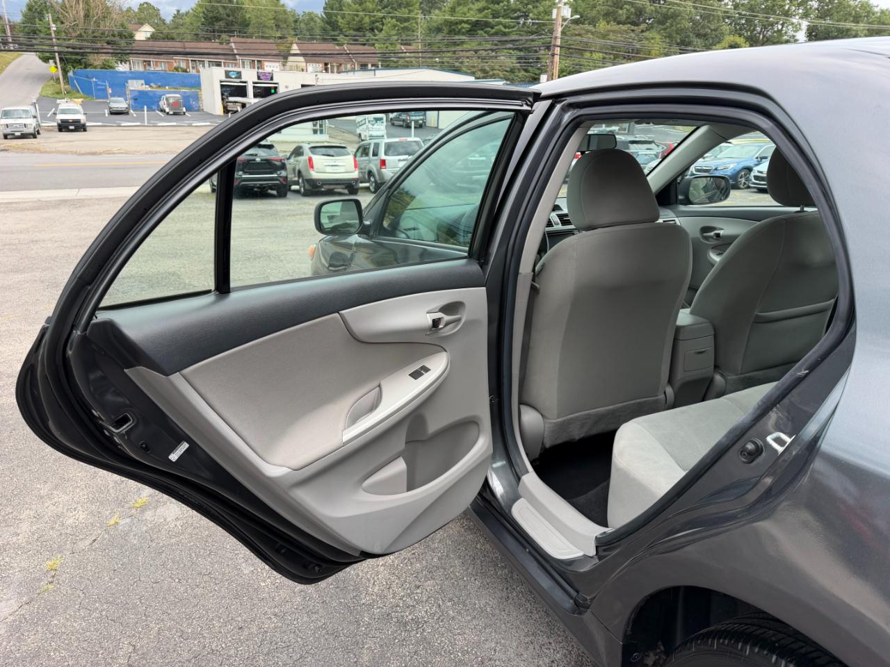 Toyota Corolla LE 2013