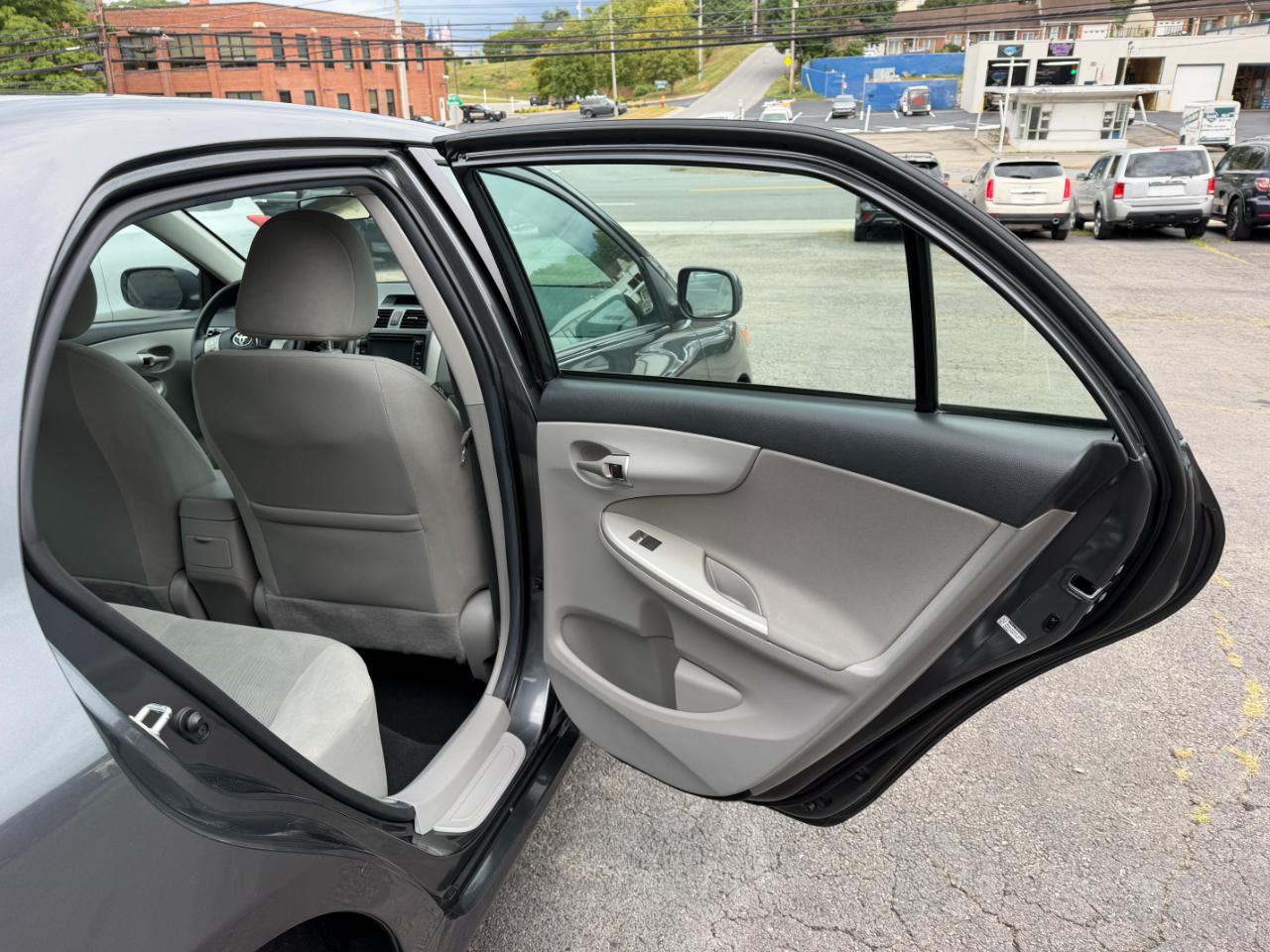 Toyota Corolla LE 2013