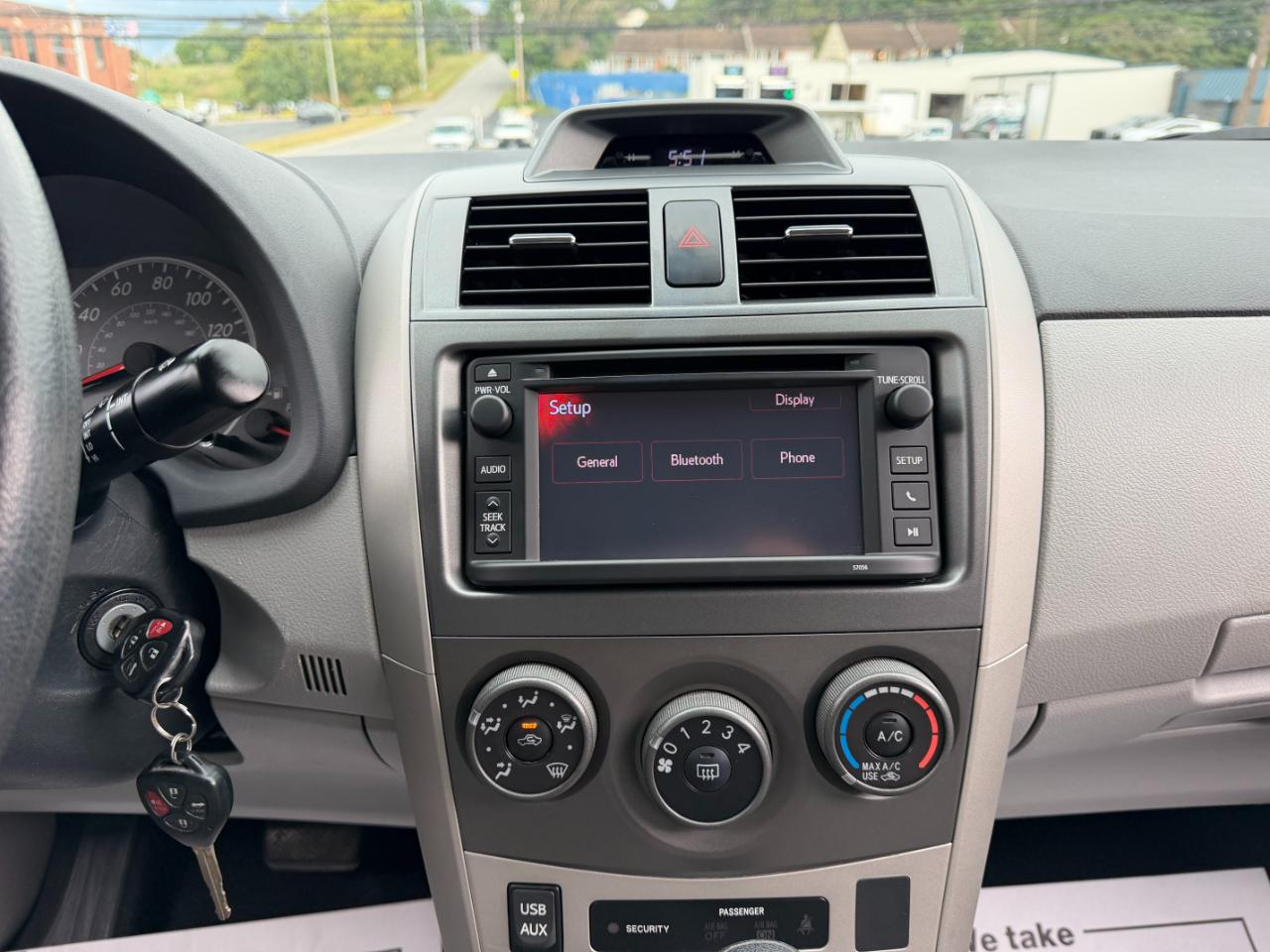 Toyota Corolla LE 2013