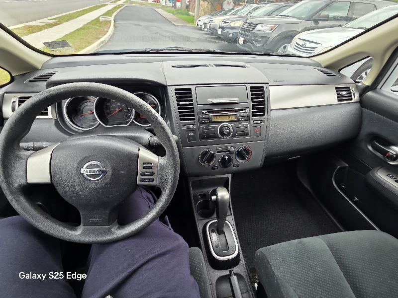 Nissan Versa 1.8 S Sedan 2010 Nissan Versa 1.8 S Sedan 2010