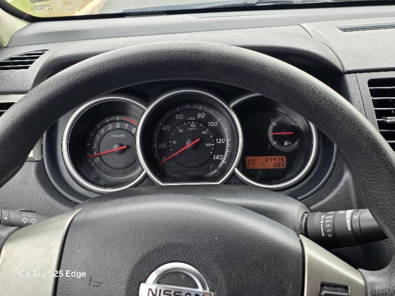 Nissan Versa 1.8 S Sedan 2010 Nissan Versa 1.8 S Sedan 2010