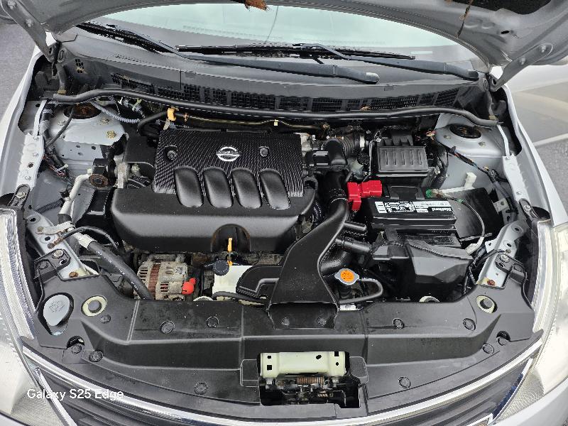 Nissan Versa 1.8 S Sedan 2010 Nissan Versa 1.8 S Sedan 2010