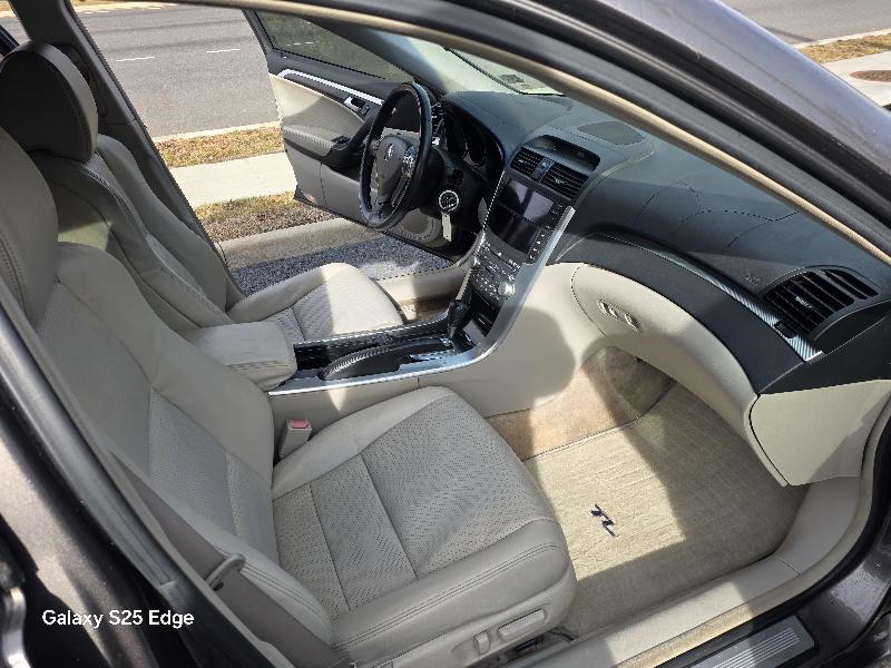 Acura TL 5-Speed AT with Navigation System 2008