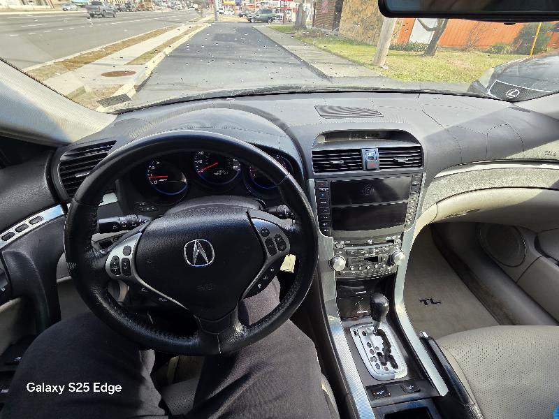 Acura TL 5-Speed AT with Navigation System 2008