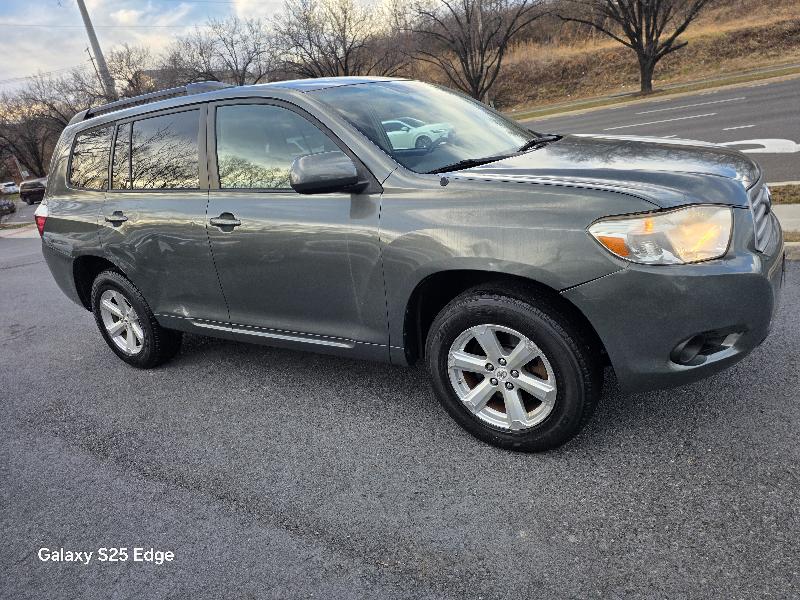 Toyota Highlander Base 2WD 2008