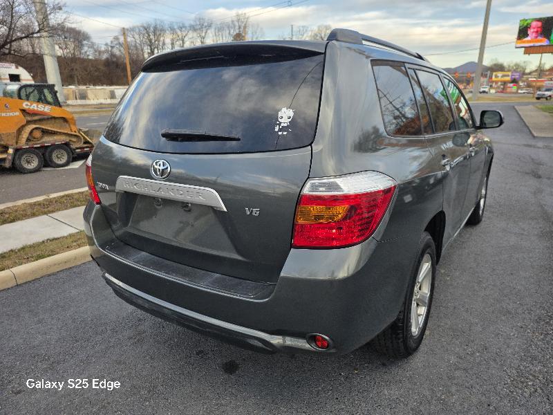 Toyota Highlander Base 2WD 2008