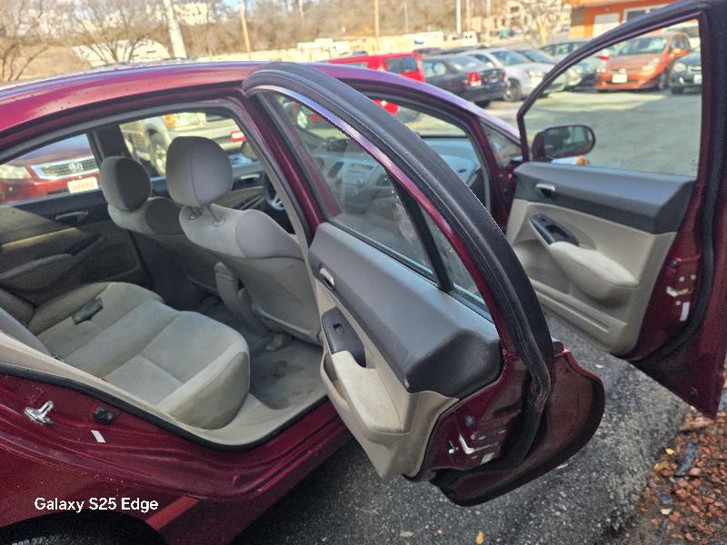 Honda Civic LX Sedan 5-Speed AT 2009