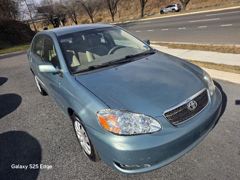 Toyota Corolla CE 2005