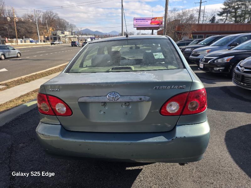 Toyota Corolla CE 2005