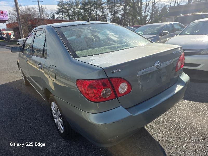 Toyota Corolla CE 2005