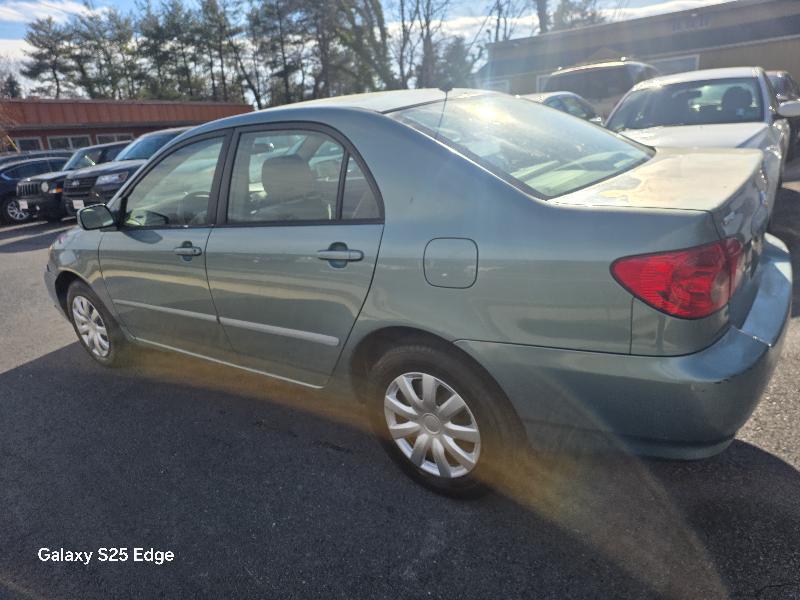 Toyota Corolla CE 2005