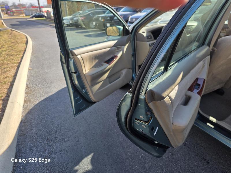 Toyota Corolla CE 2005