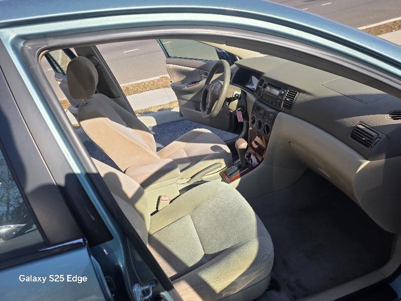 Toyota Corolla CE 2005