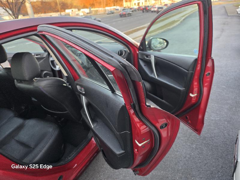 Mazda MAZDA3 s Grand Touring 4-Door 2012