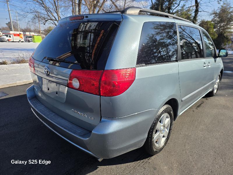Toyota Sienna LE FWD 8-Passenger Seating 2008