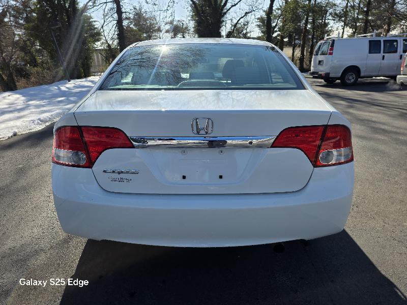 Honda Civic LX Sedan 5-Speed AT 2010