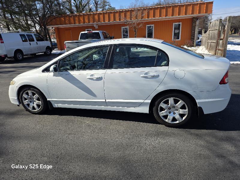 Honda Civic LX Sedan 5-Speed AT 2010