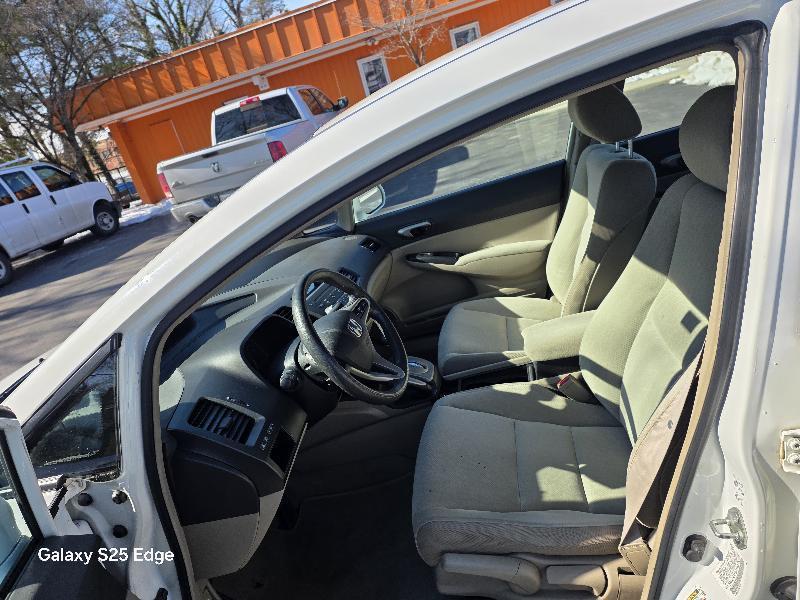 Honda Civic LX Sedan 5-Speed AT 2010