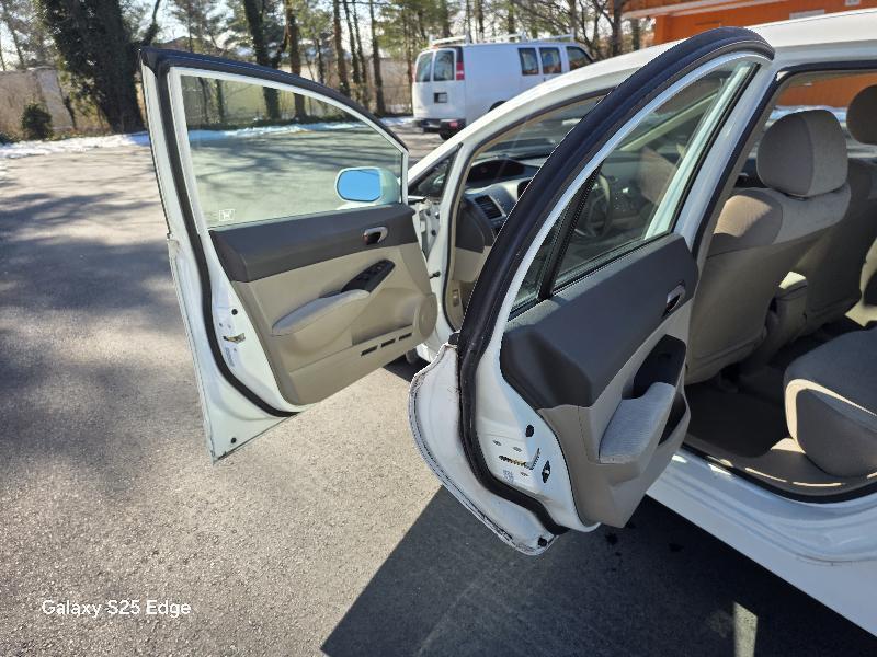 Honda Civic LX Sedan 5-Speed AT 2010