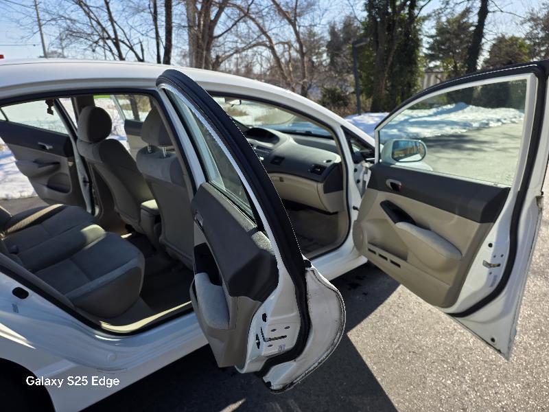 Honda Civic LX Sedan 5-Speed AT 2010