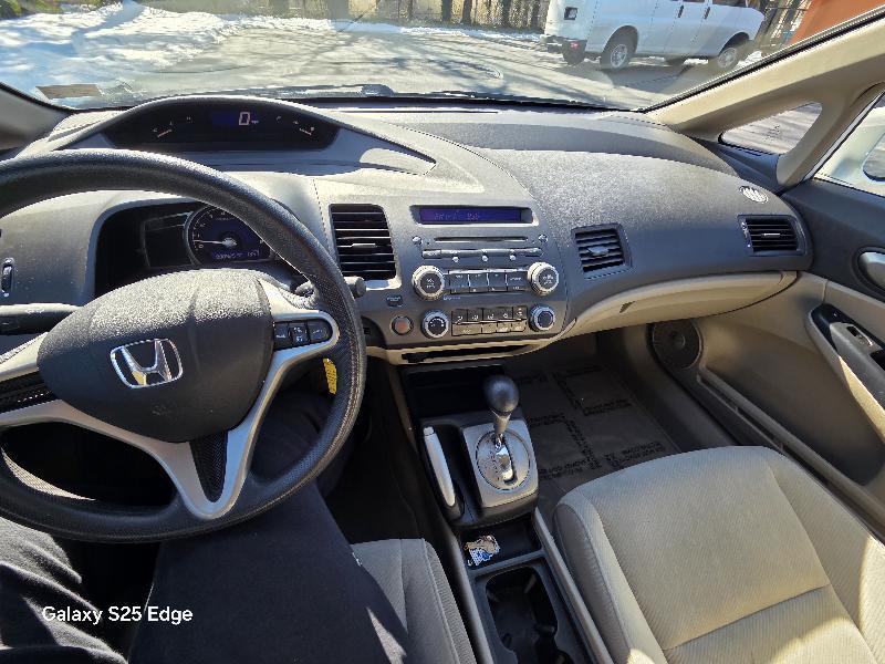 Honda Civic LX Sedan 5-Speed AT 2010