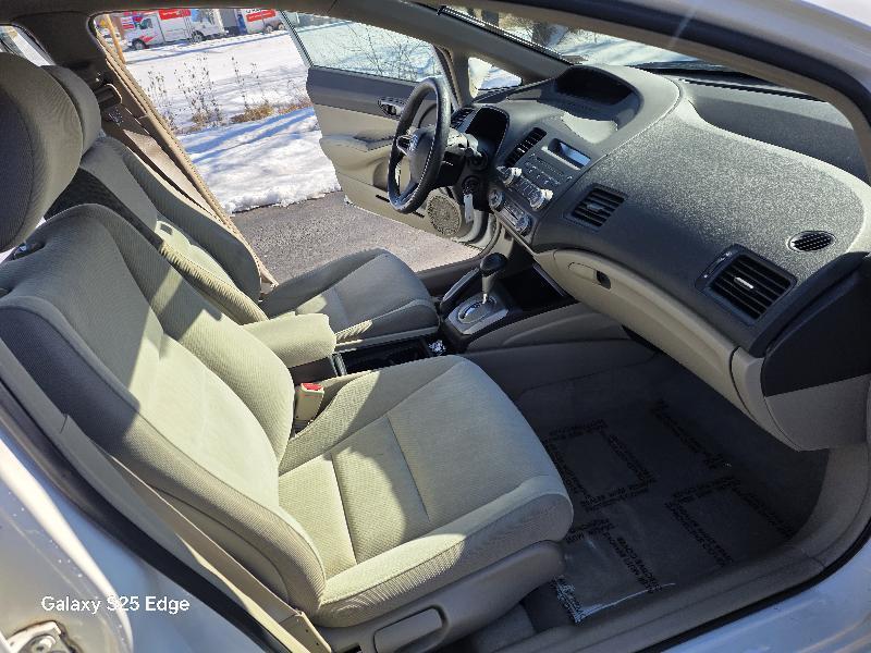 Honda Civic LX Sedan 5-Speed AT 2010