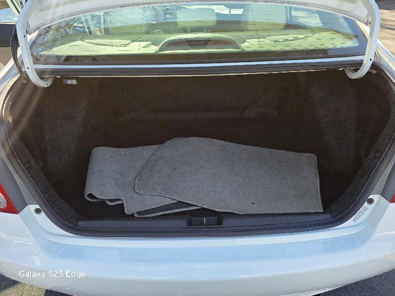 Honda Civic LX Sedan 5-Speed AT 2010