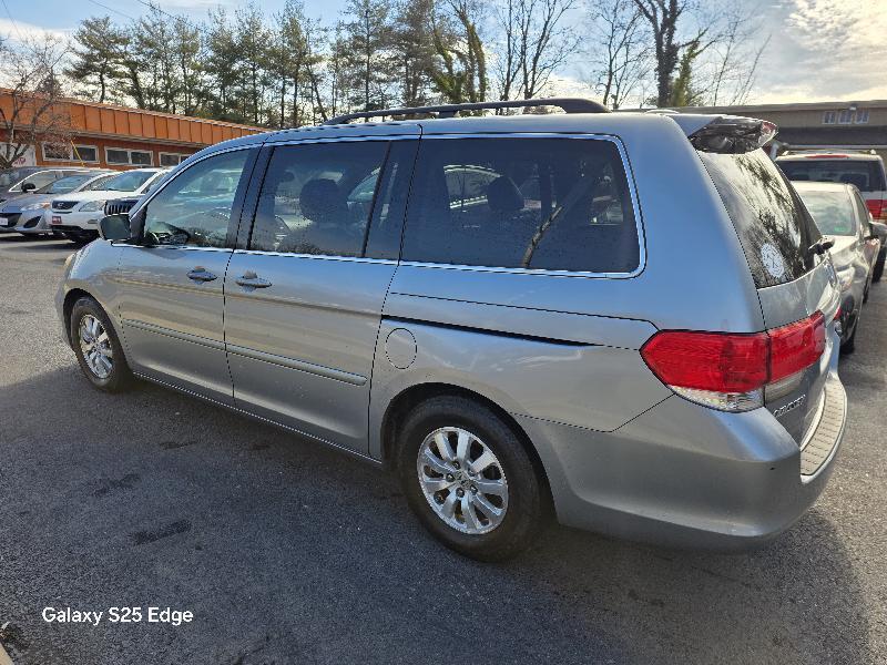 Honda Odyssey EX-L w/ DVD and Navigation 2010