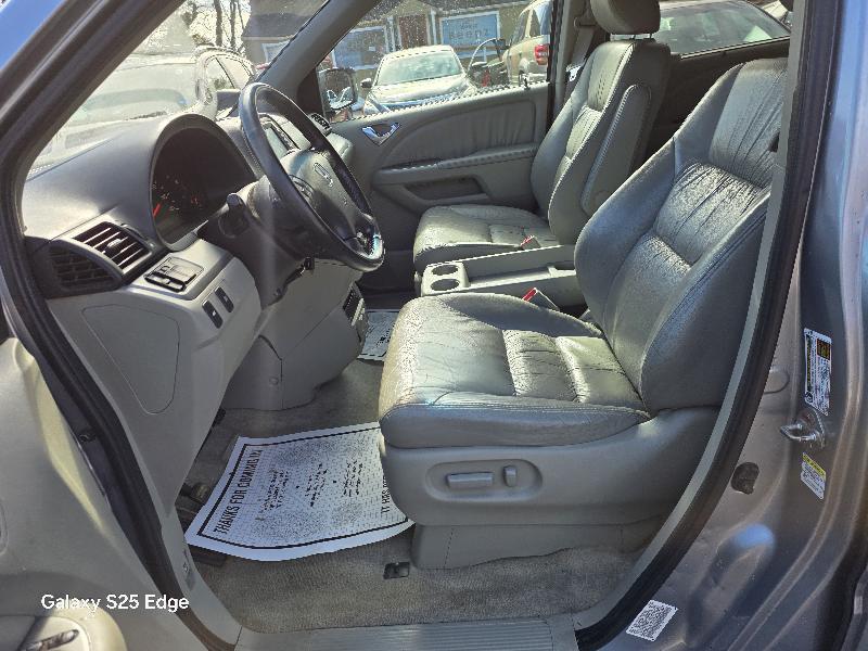 Honda Odyssey EX-L w/ DVD and Navigation 2010