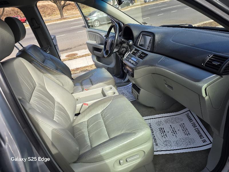 Honda Odyssey EX-L w/ DVD and Navigation 2010