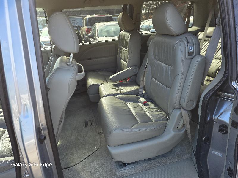 Honda Odyssey EX-L w/ DVD and Navigation 2010