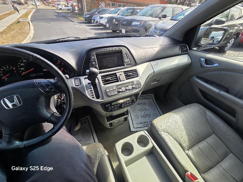 Honda Odyssey EX-L w/ DVD and Navigation 2010