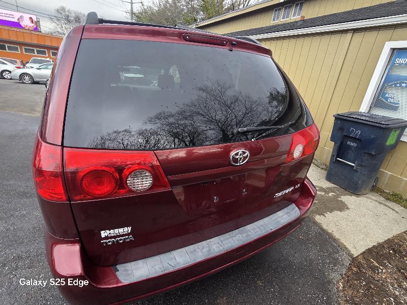 Toyota Sienna LE FWD 8-Passenger Seating 2008