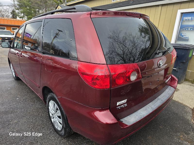 Toyota Sienna LE FWD 8-Passenger Seating 2008