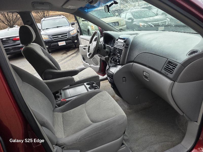 Toyota Sienna LE FWD 8-Passenger Seating 2008