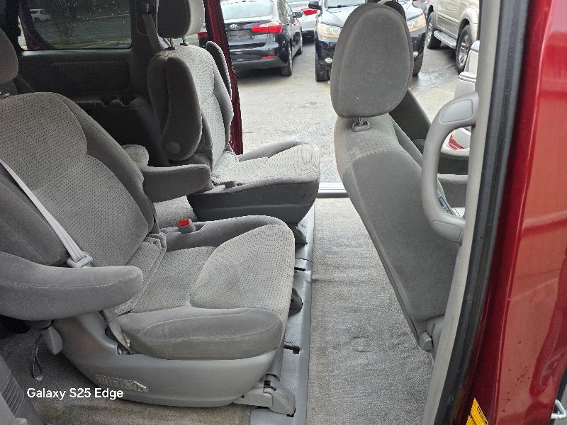 Toyota Sienna LE FWD 8-Passenger Seating 2008