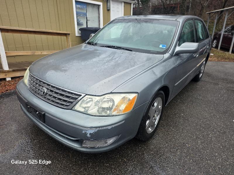 Toyota Avalon XL 2004