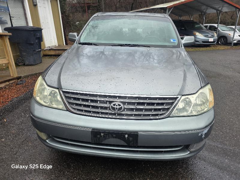 Toyota Avalon XL 2004