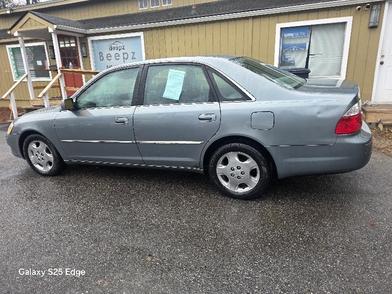 Toyota Avalon XL 2004