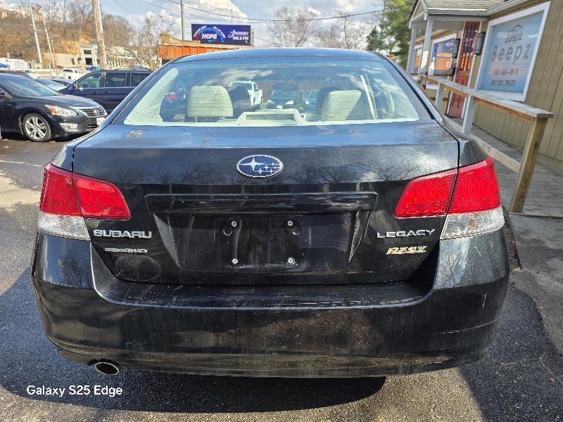 Subaru Legacy 2.5i Limited 2010