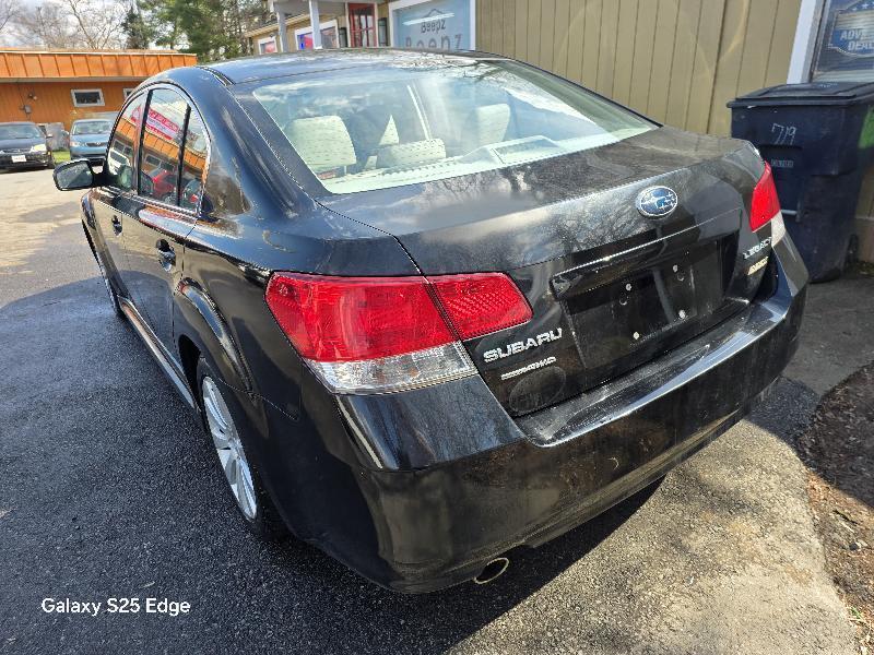 Subaru Legacy 2.5i Limited 2010