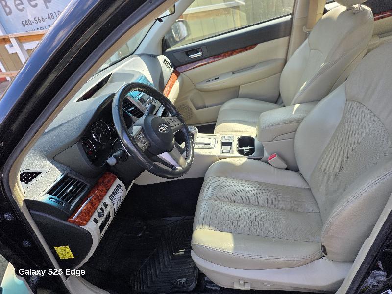 Subaru Legacy 2.5i Limited 2010