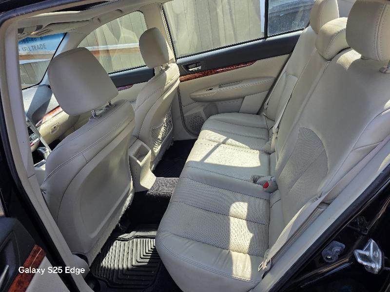 Subaru Legacy 2.5i Limited 2010