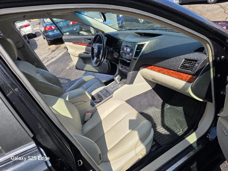 Subaru Legacy 2.5i Limited 2010