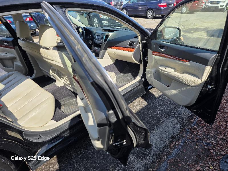 Subaru Legacy 2.5i Limited 2010