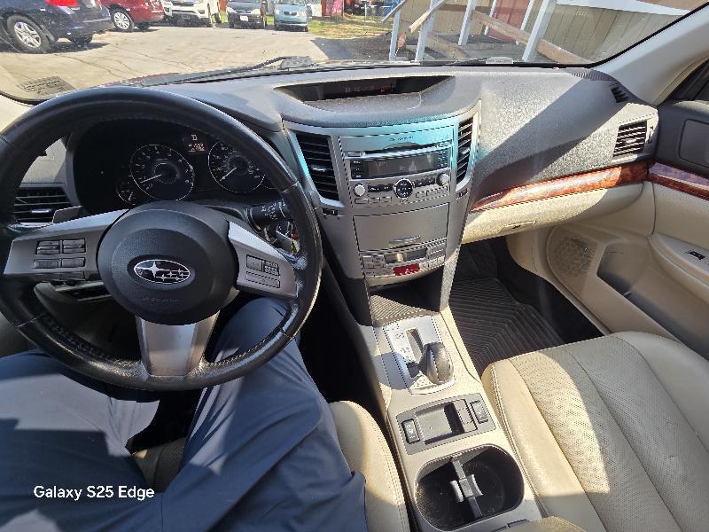 Subaru Legacy 2.5i Limited 2010